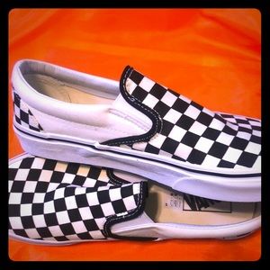 CHECKERED VANS